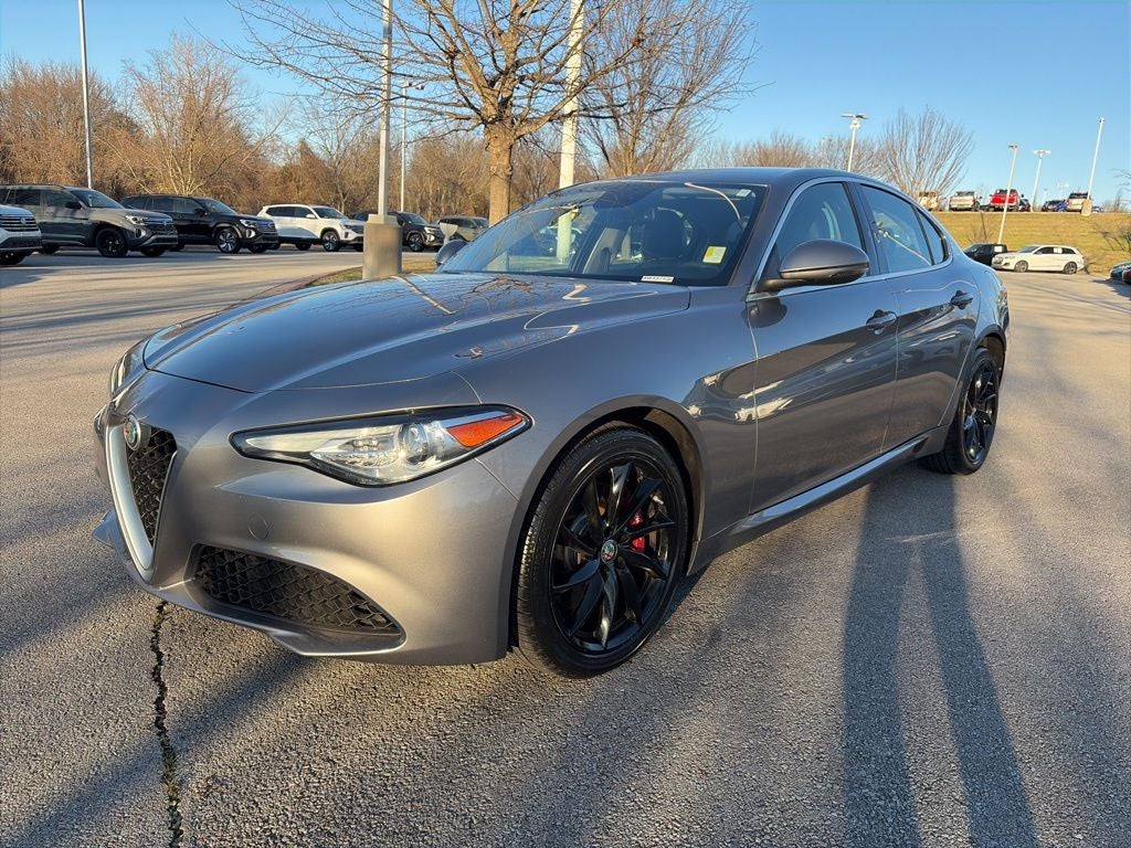 2018 Alfa Romeo Giulia Base AWD COLD WEATHER AND 3D NAVIGATION