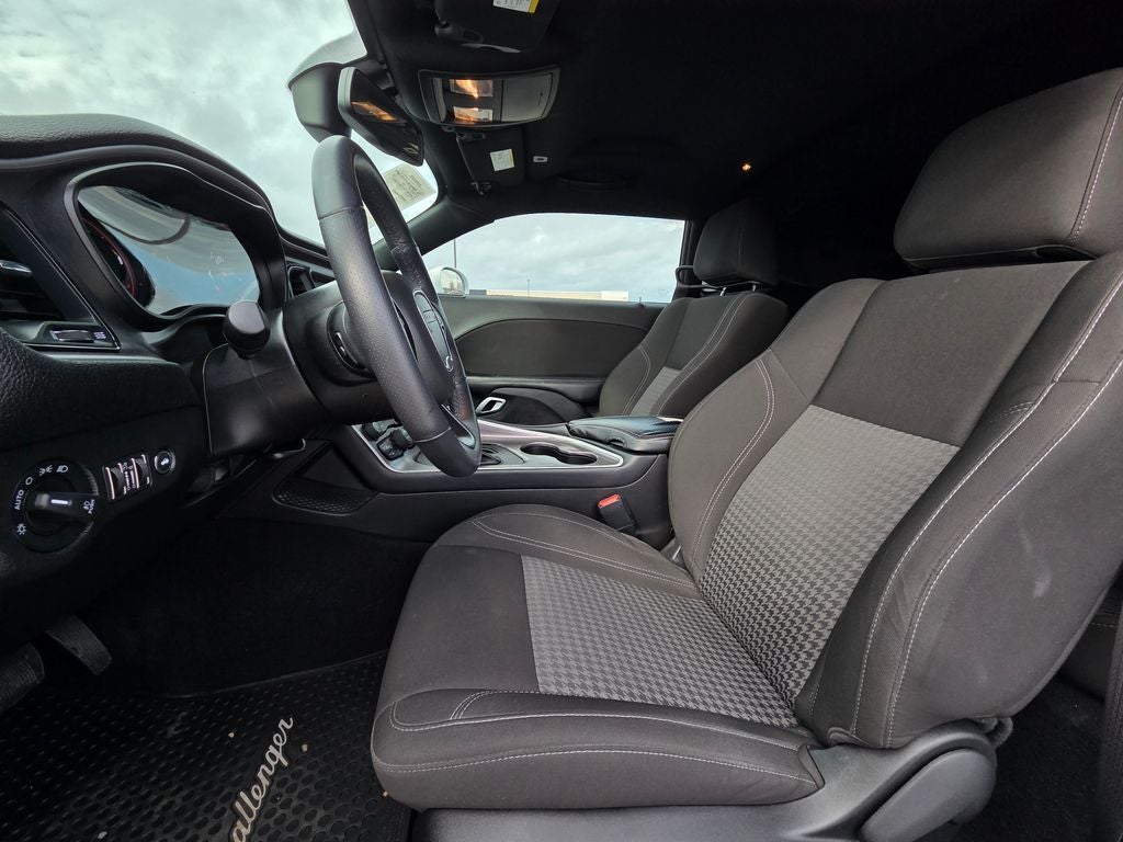 2022 Dodge Challenger SXT