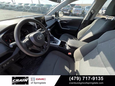 2025 Toyota RAV4 XLE