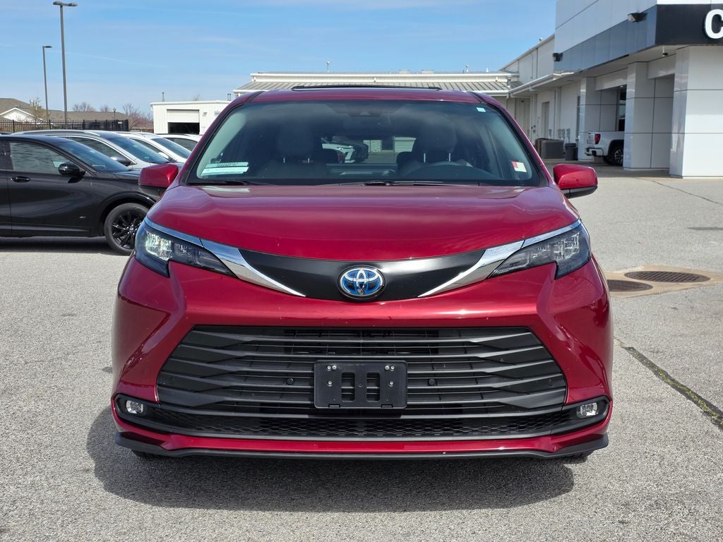 2025 Toyota Sienna XLE