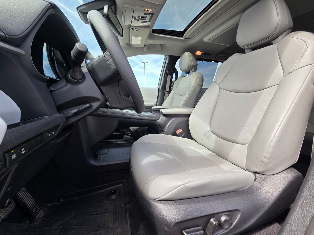 2025 Toyota Sienna XLE