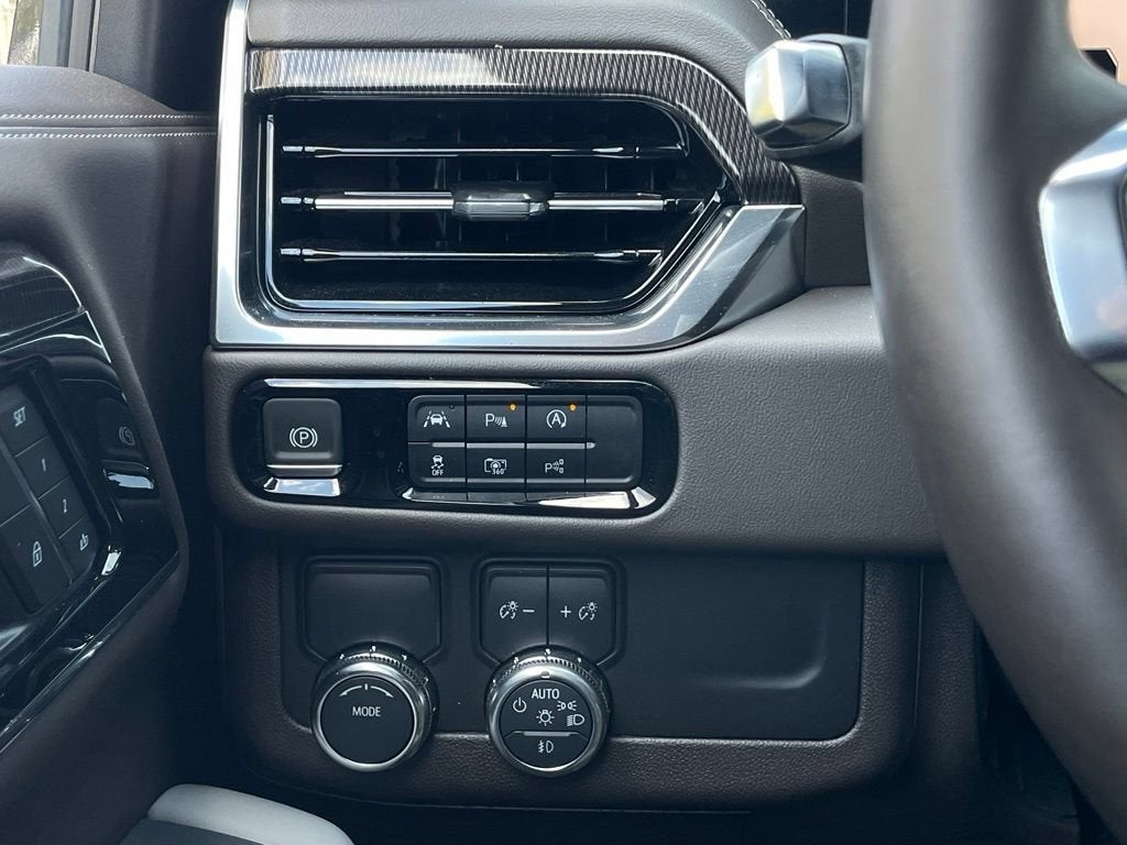 2025 GMC Yukon Elevation
