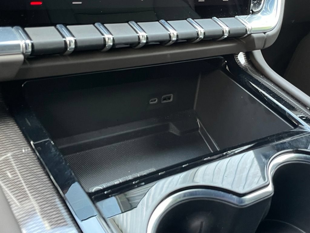 2025 GMC Yukon Elevation