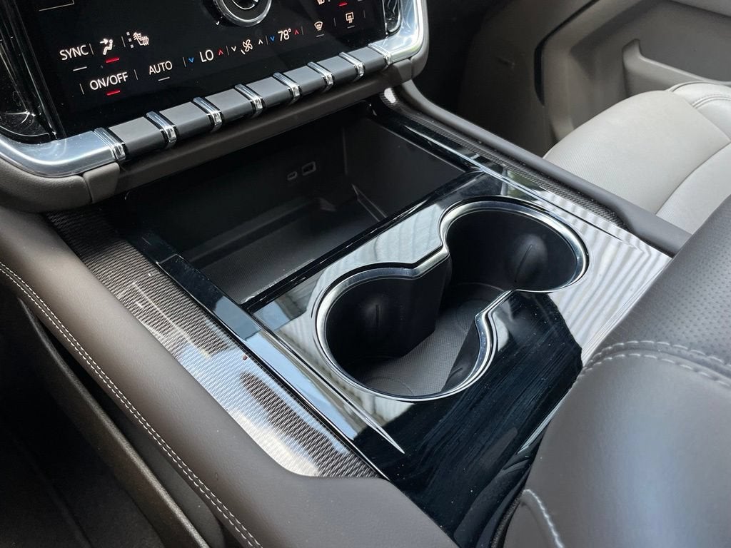 2025 GMC Yukon Elevation