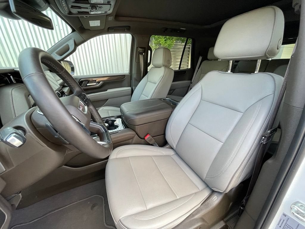 2025 GMC Yukon Elevation