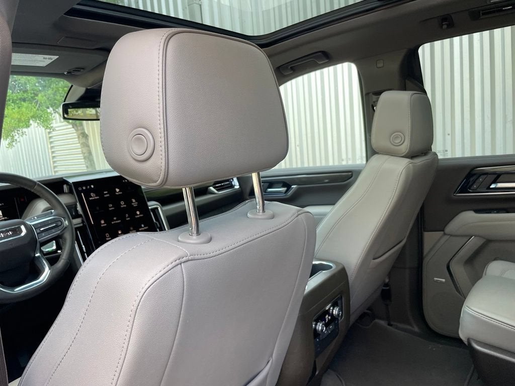 2025 GMC Yukon Elevation