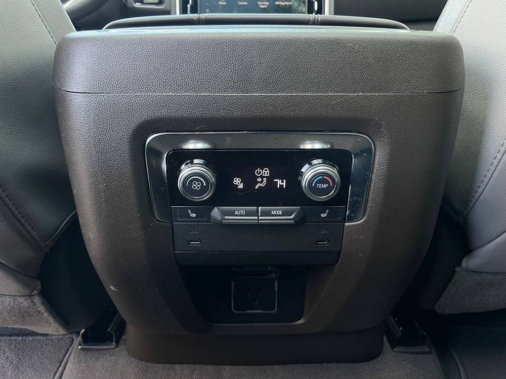2025 GMC Yukon Elevation