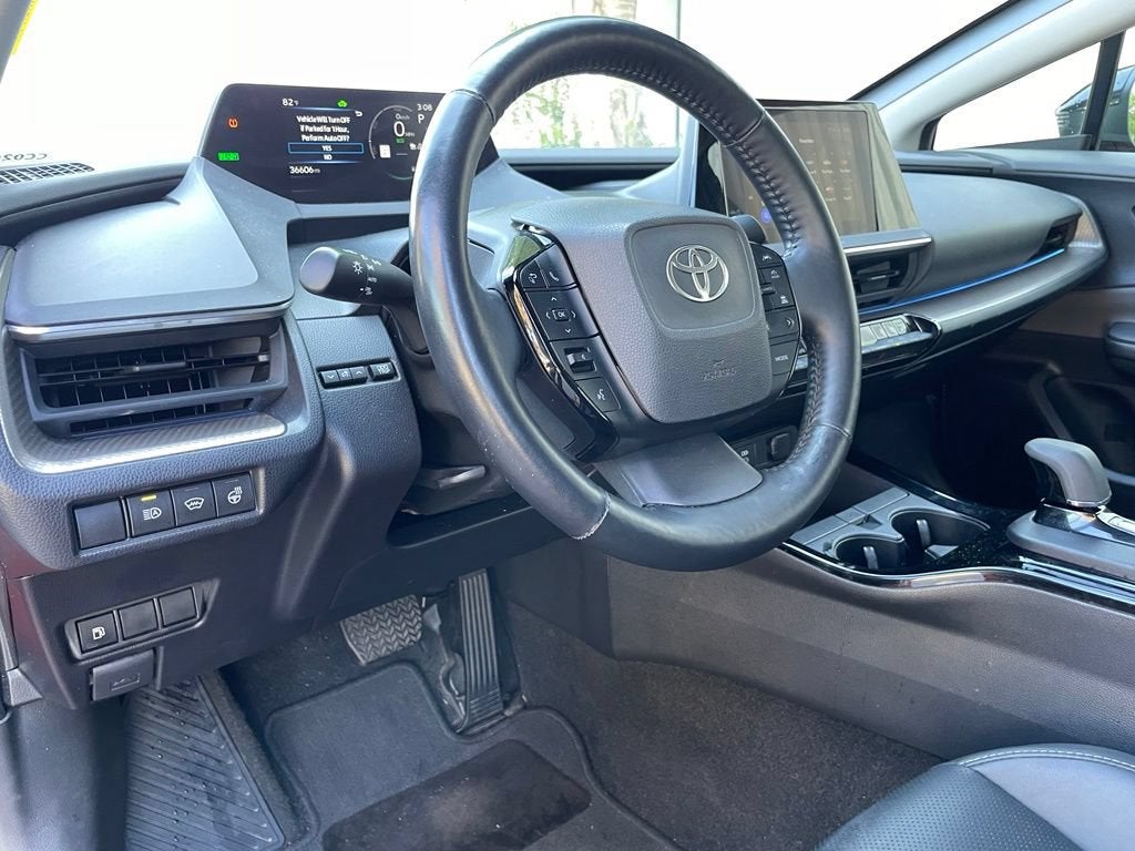 2025 Toyota Prius LE