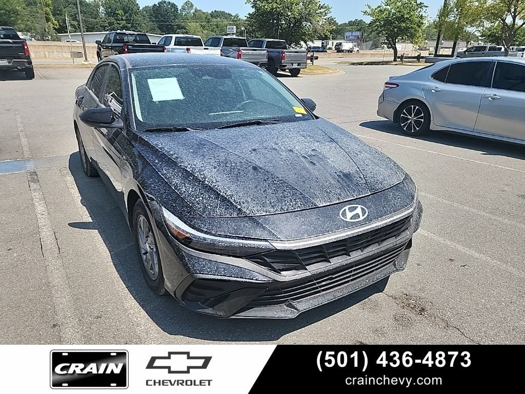 2025 Hyundai ELANTRA SE