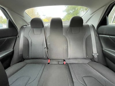 2025 Hyundai ELANTRA SE