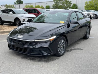 2024 Hyundai ELANTRA SEL
