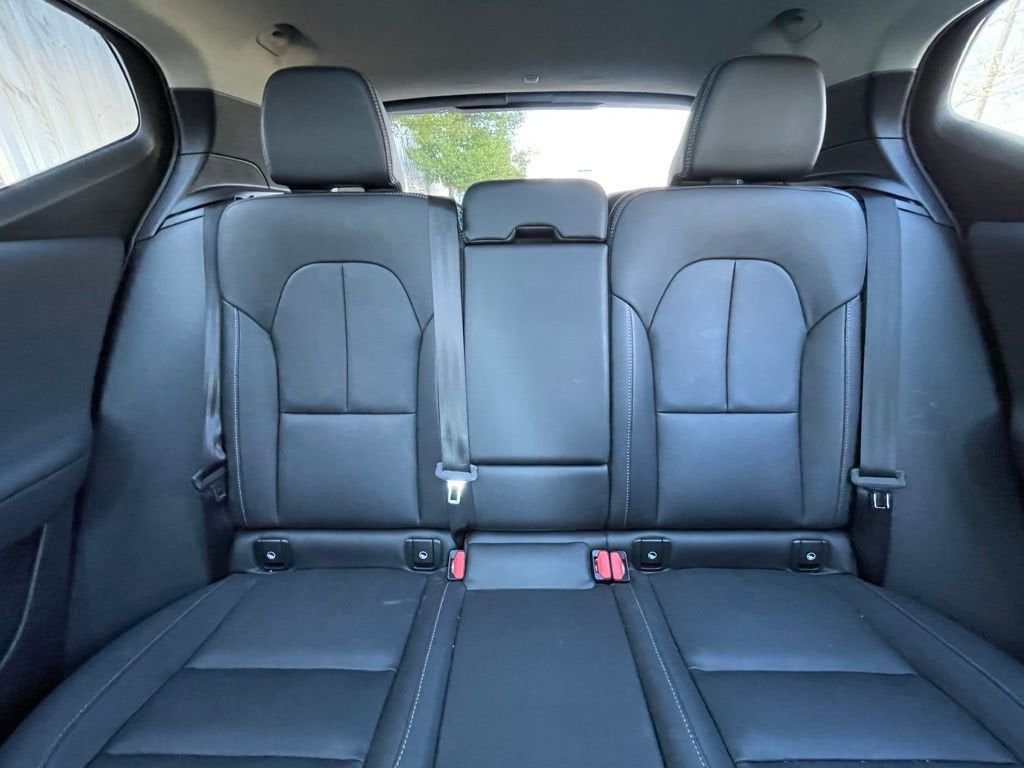 2025 Volvo XC40 Core Bright Theme