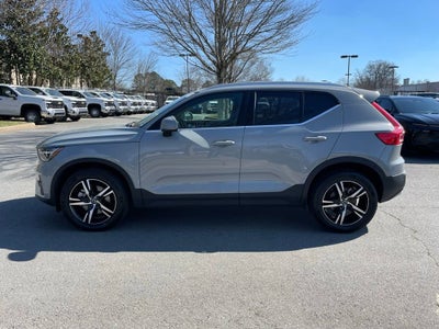 2025 Volvo XC40 Core Bright Theme