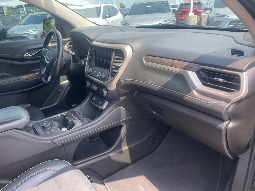 2022 GMC Acadia Denali