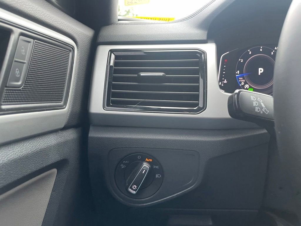 2022 Volkswagen Atlas Cross Sport 3.6L V6 SE w/Technology
