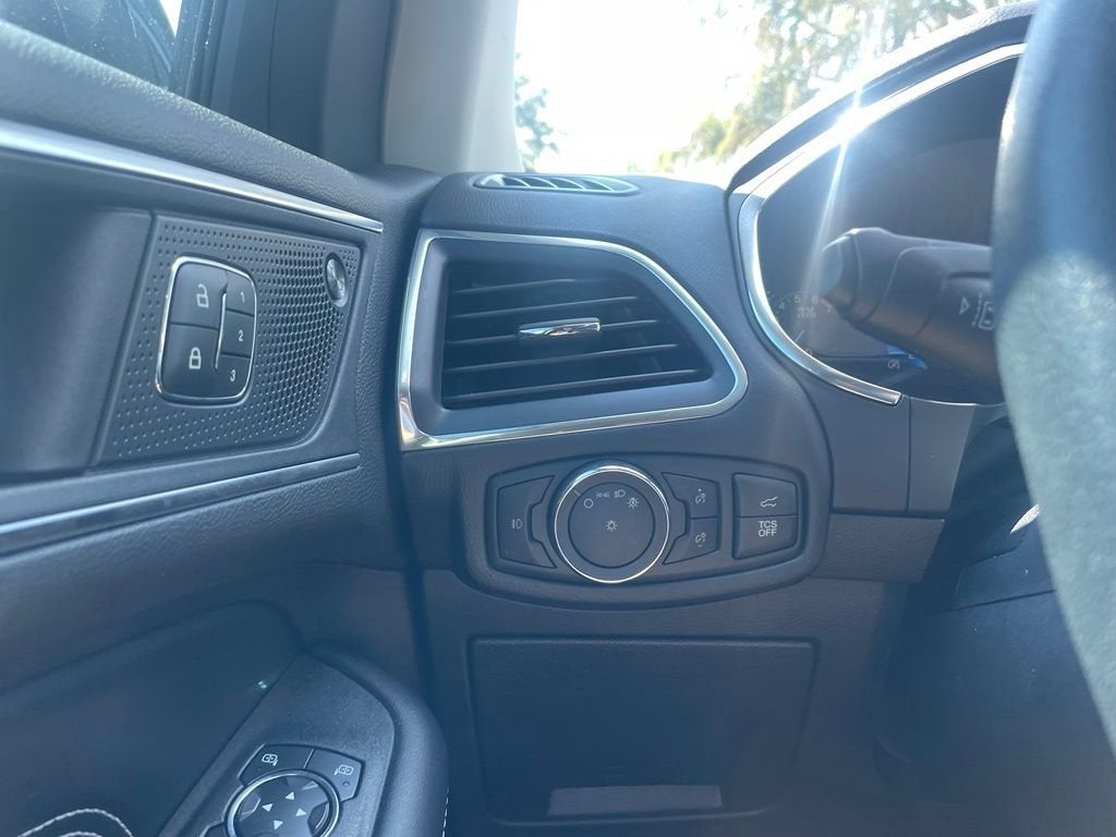 2021 Ford Edge Titanium