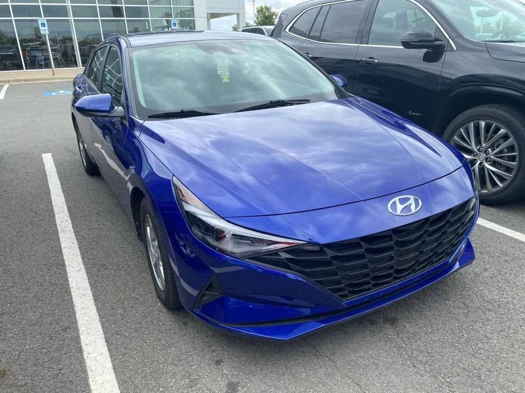2022 Hyundai ELANTRA SE