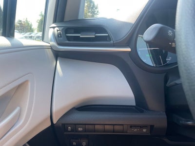 2025 Toyota Sienna LE