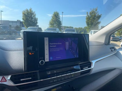 2025 Toyota Sienna LE