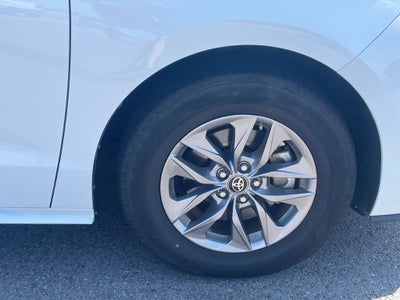 2025 Toyota Sienna LE
