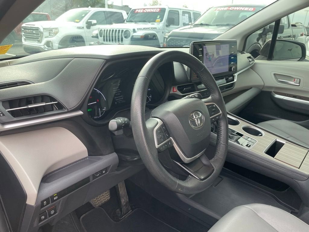 2024 Toyota Sienna XLE