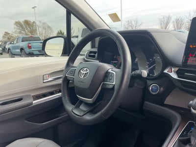 2024 Toyota Sienna XLE