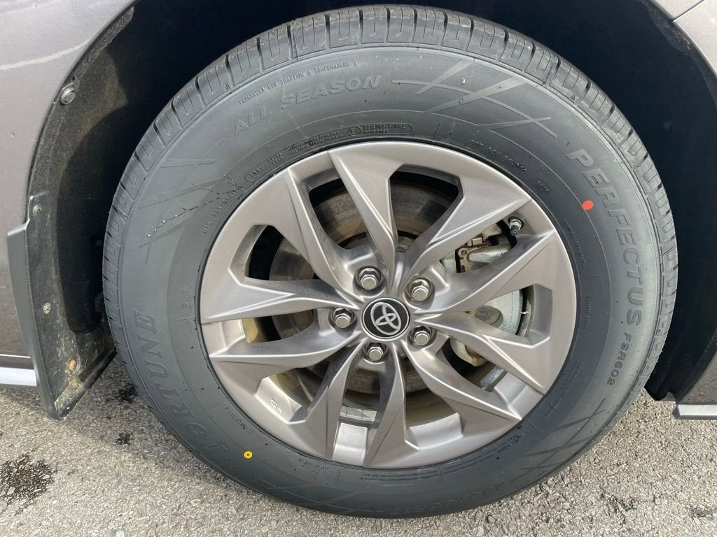 2024 Toyota Sienna XLE