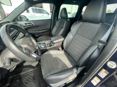 2022 Mitsubishi Outlander SE