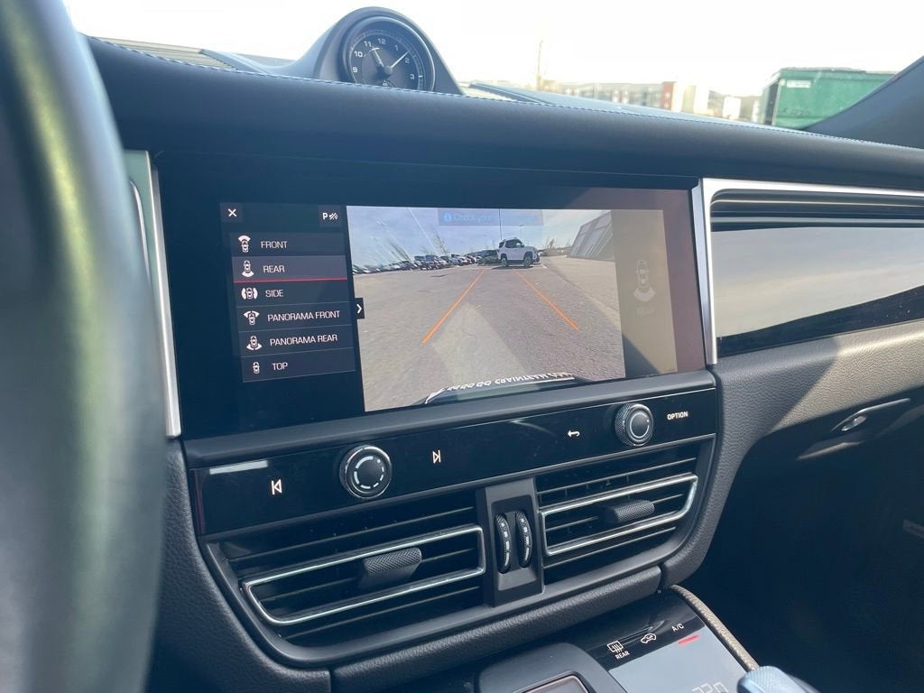 2022 Porsche Macan S