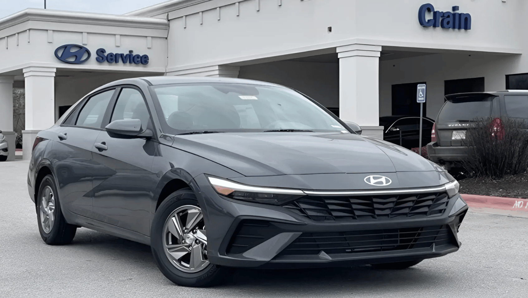 2025 Hyundai Elantra Front