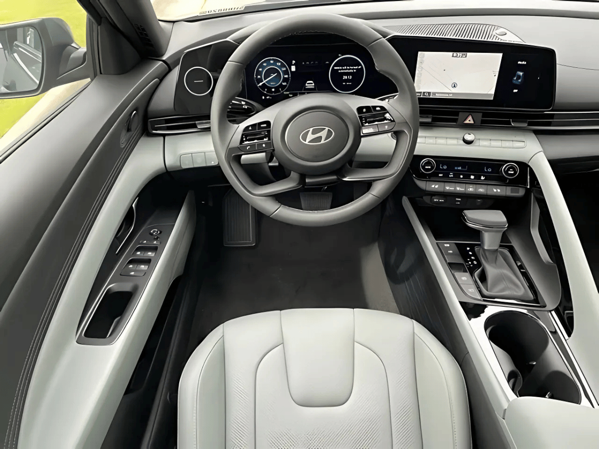 Hyundai Elantra Hybrid Interior