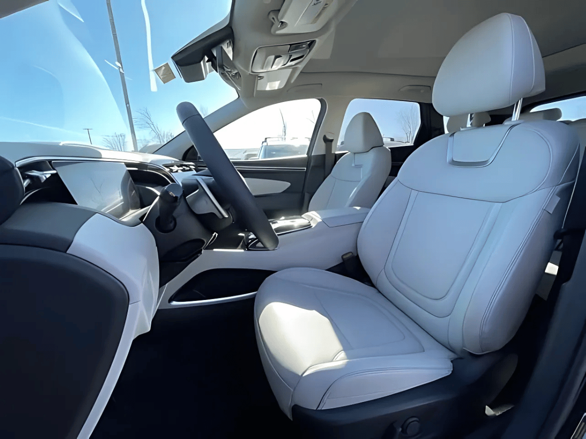 Hyundai Tucson interior