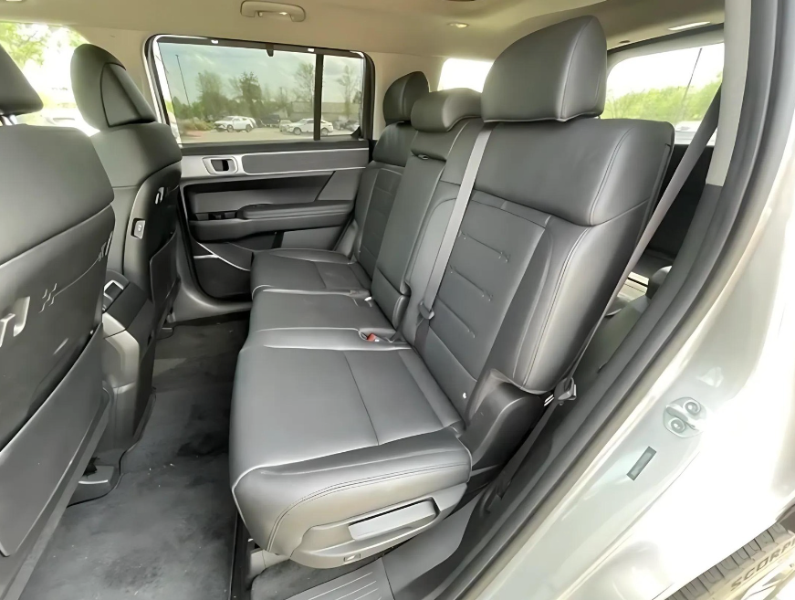 Hyundai Santa Fe SUV Interior