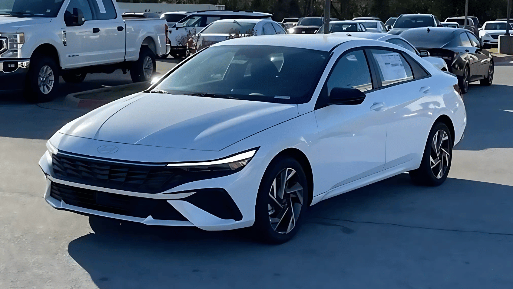 2025 Hyundai Elantra Hybrid