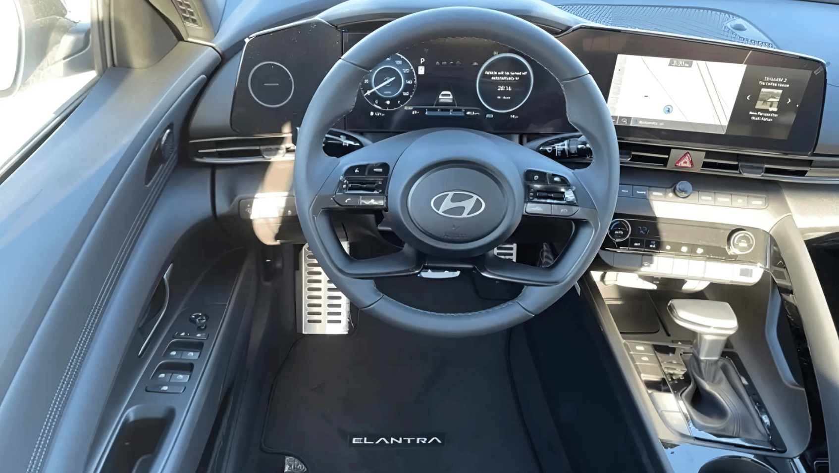 Interior View of the 2025 Hyundai Elantra Hybrid